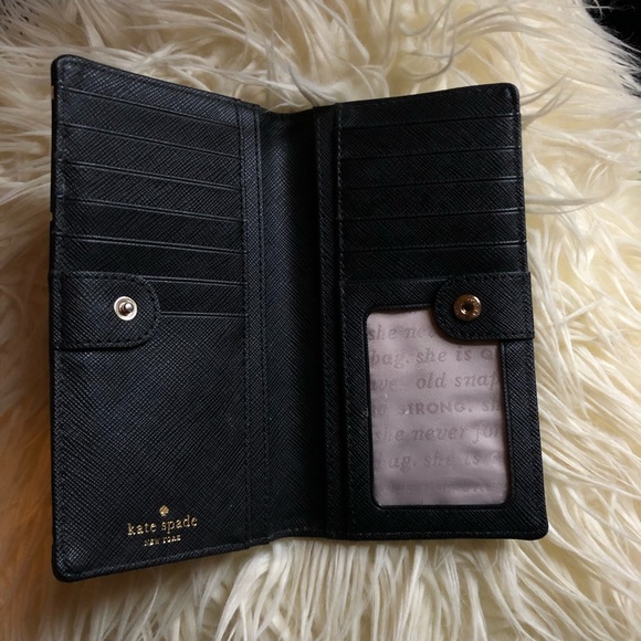❌SOLD❌Kate Spade Wallet - Picture 2 of 3